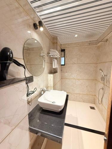 hotel emersion residency