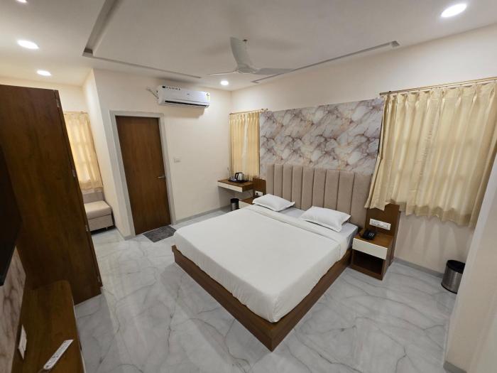 vaikuntha stays hotel