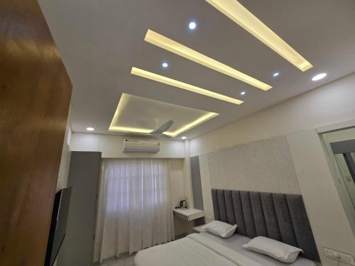 vaikuntha stays hotel