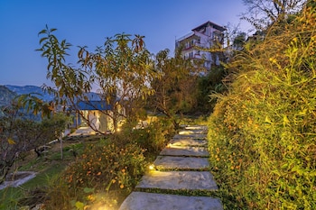 Liveaway Mukteshwar By Pack,,2 star