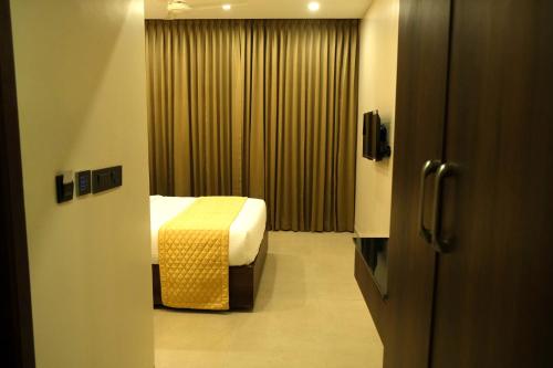 hotel pk square thanjavur