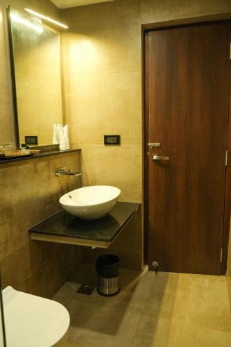 hotel pk square thanjavur