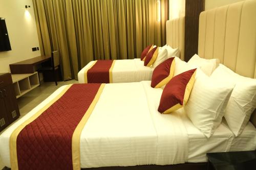 hotel pk square thanjavur