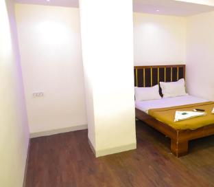 Lavish Villa,,2 star