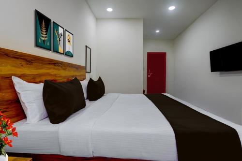 collection o nashik central railway junction formerly dream heritage inn