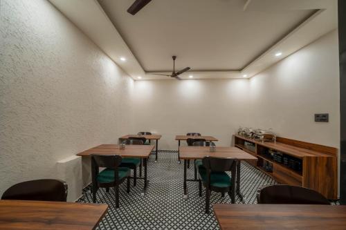 perfectstayz aalaya suites