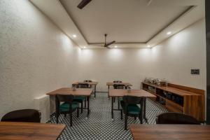 perfectstayz aalaya suites