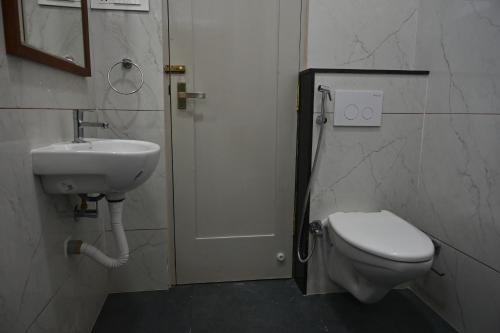 Majestic Grand,,3 star