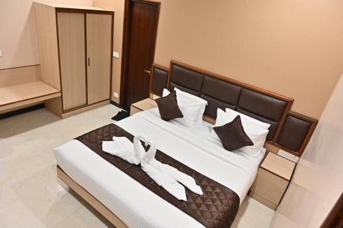 Majestic Grand,,3 star