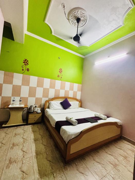 hotel mother land near ganga ghat