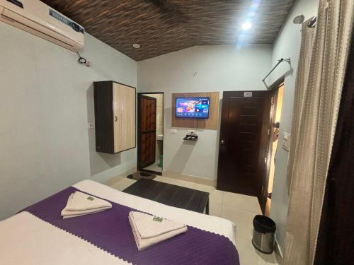 Hotel Mother Land Near Ganga Ghat,,3 star