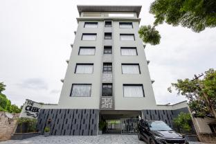 the creek hotel
