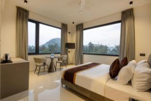 the creek hotel