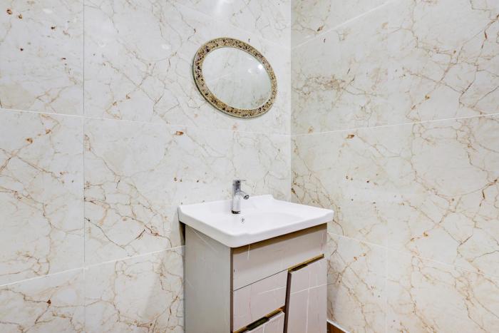 super hotel o rama house near peeragarhi metro station