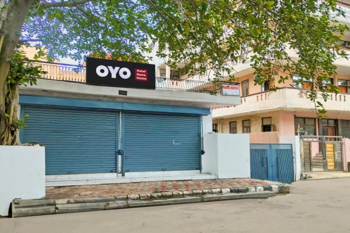 super hotel o rama house near peeragarhi metro station