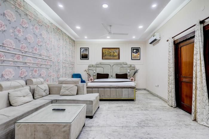 super hotel o rama house near peeragarhi metro station