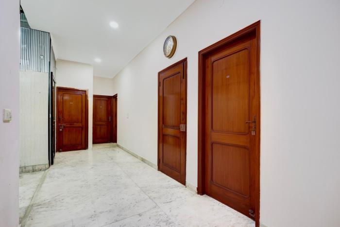 super hotel o rama house near peeragarhi metro station