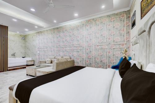 super hotel o rama house near peeragarhi metro station