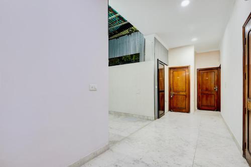 super hotel o rama house near peeragarhi metro station