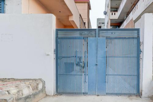 super hotel o rama house near peeragarhi metro station