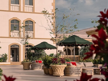 hotel irada pune wine country