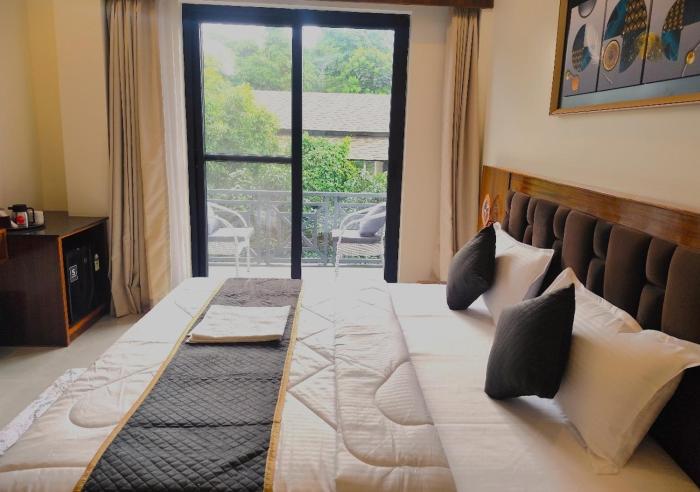 the twelve petals by aum hotel