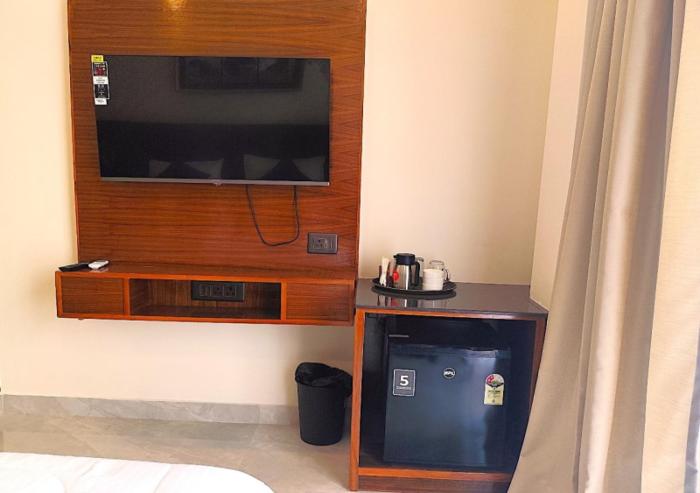 the twelve petals by aum hotel
