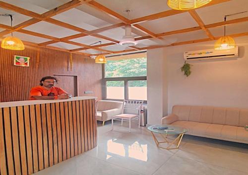 the twelve petals by aum hotel
