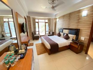 Paradise Inn,,3 star