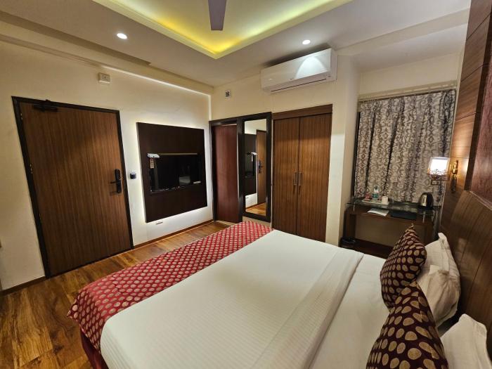 hotel tirupati plaza