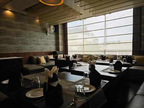 hotel tirupati plaza