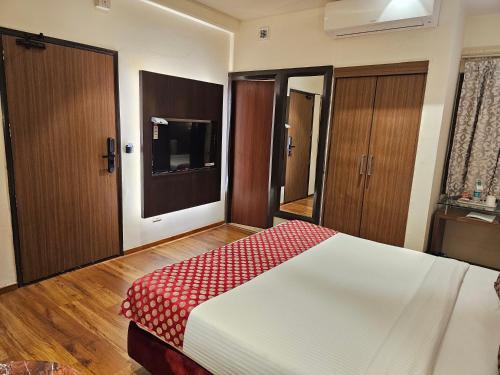 hotel tirupati plaza