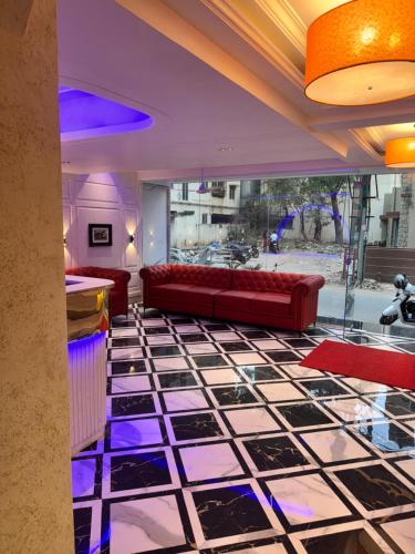 Reside Inn Grand,,5 star