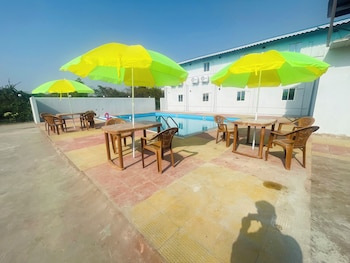 riverside retreat dombivli