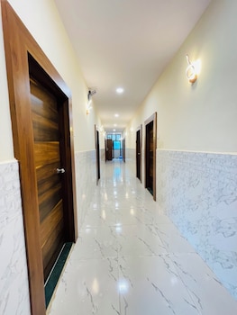 Riverside Retreat Dombivli,,3 star