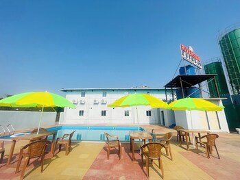 riverside retreat dombivli