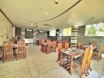 hotel dharamshala ayush health paradise