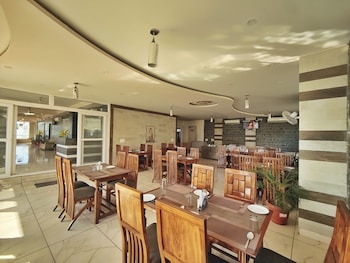 hotel dharamshala ayush health paradise