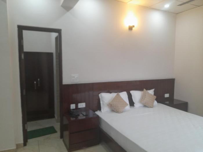 hotel dharamshala ayush health paradise