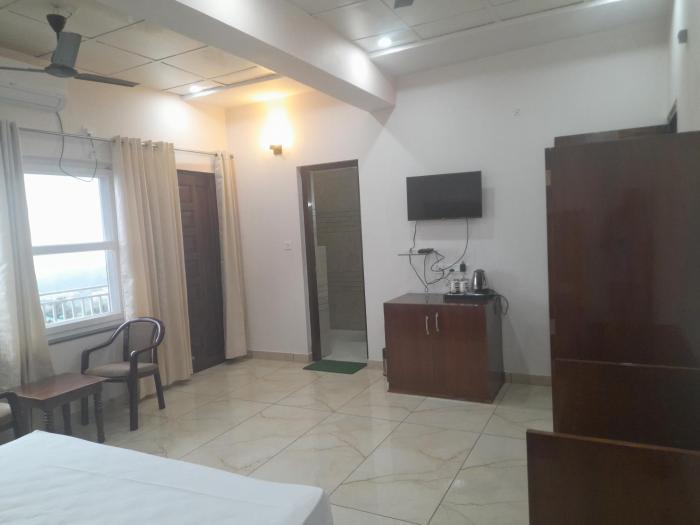 hotel dharamshala ayush health paradise