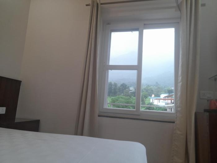 hotel dharamshala ayush health paradise