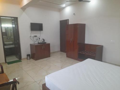 hotel dharamshala ayush health paradise