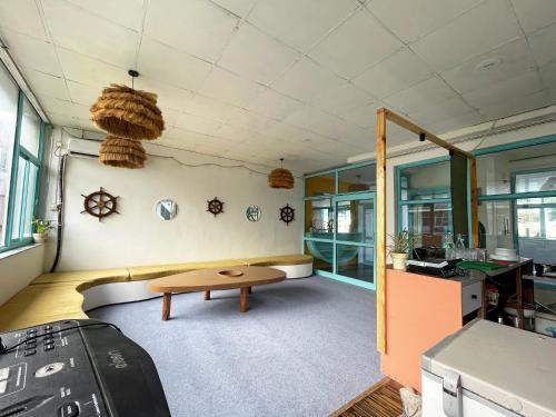 hostel de offlanders rishikesh stay connect explore