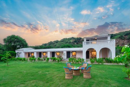 Farm Aravalia Mangar,,4 star