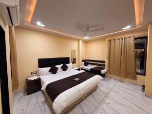 Hotel Roshan,,3 star