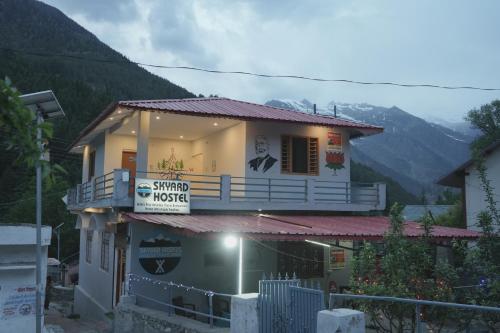 skyard hostel and homestay harsil valley