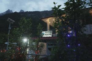 skyard hostel and homestay harsil valley