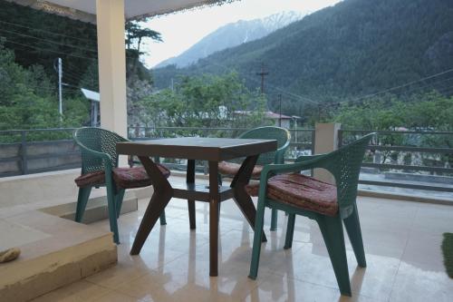 skyard hostel and homestay harsil valley