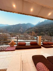 skyard hostel and homestay harsil valley