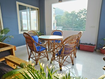 skyard hostel and homestay harsil valley